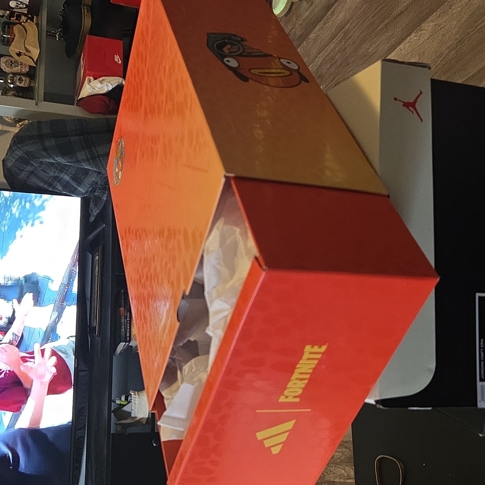 Ultraboost 1.0 Fortnite Colaboration - Picture 8 of 11